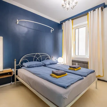 Modern , Spacious 2br In Center