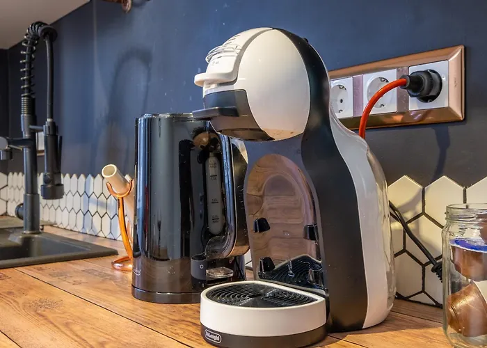 Modern , Spacious 2br In Center Apartamento