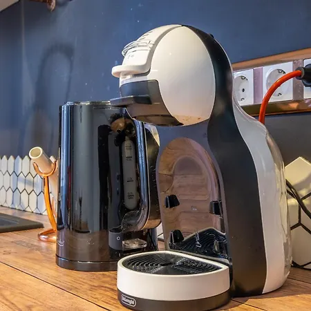 Modern , Spacious 2br In Center Apartment