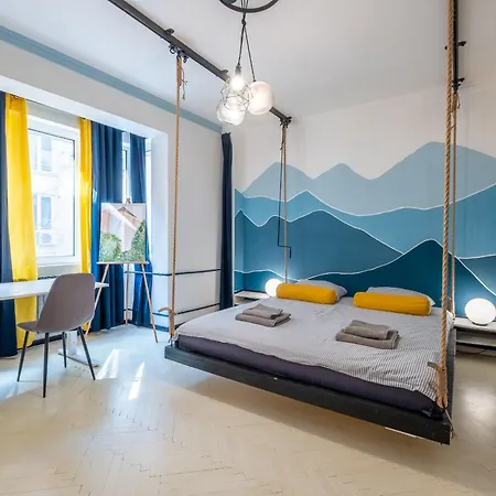 Apartment Modern , Spacious 2br In Center *