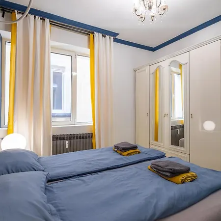 Apartment Modern , Spacious 2br In Center