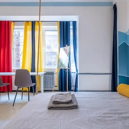 Modern , Spacious 2br In Center Apartamento
