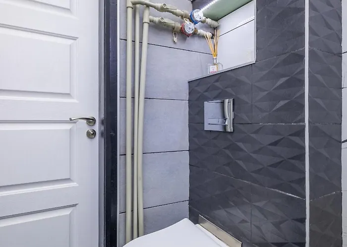 アパート Modern , Spacious 2br In Center