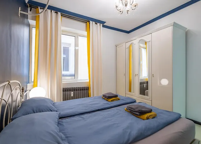 アパート Modern , Spacious 2br In Center